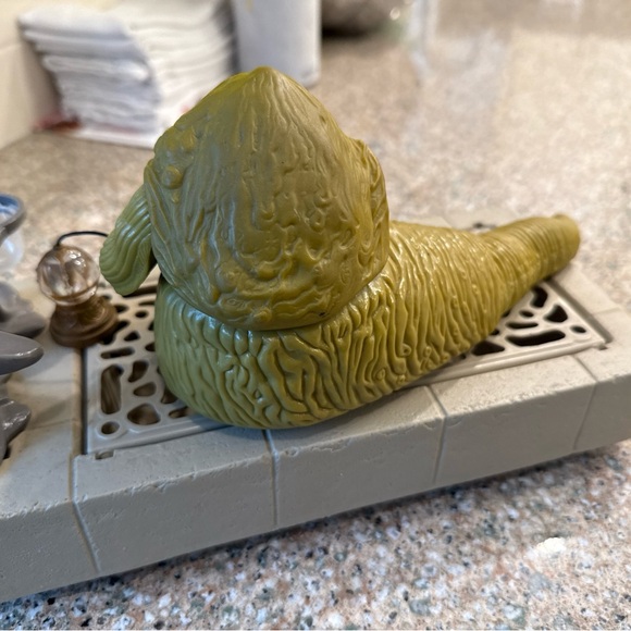 Star Wars Jabba the Hutt Figure - Green and Gray Playset Piece. Missing arm. - Picture 4 of 5
